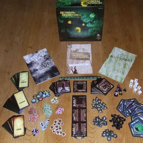Betrayal At House On The Hill 2nd Edition components