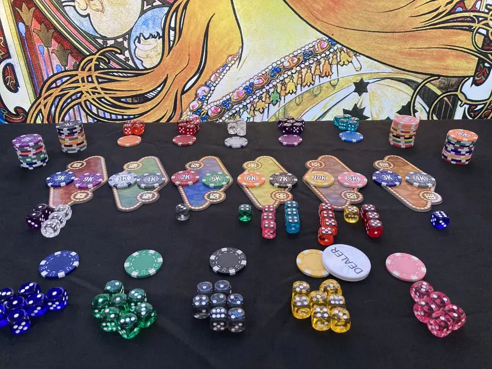 Paper money and opaque dice are for low rollers.