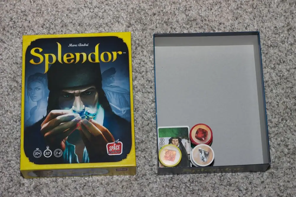 Splendor box with contents. Maybe the box is a tiny bit too large.