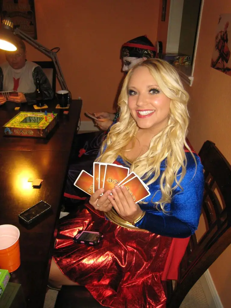 Super Woman plays Dixit!
