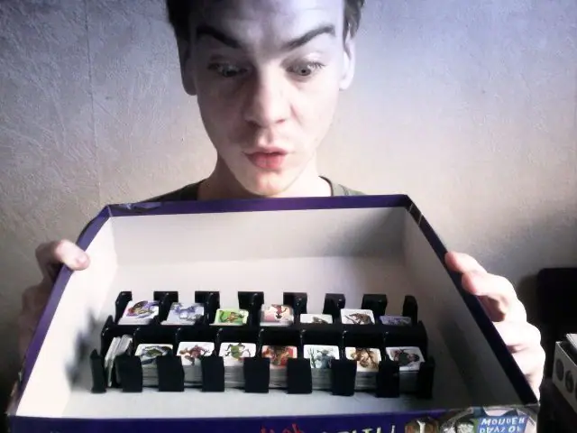 Having troubles grabbing army counters in this bloody tray? You've got huge fingers, like me? I propose a violent solution.