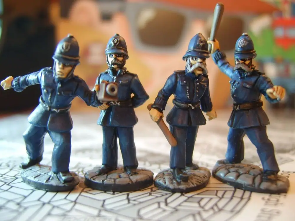 The detective pieces replaced by peelers for that fog-shrouded London feel.